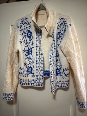 SHEIN Cream and Blue Patterned Zip Cardigan
